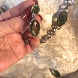 Necklace & clip earrings